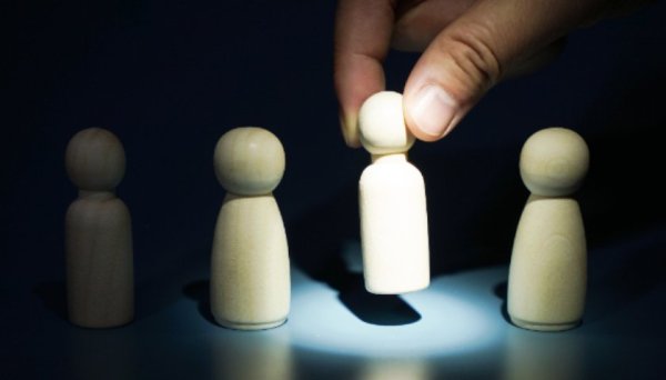 聚宏鑫操盘 约2500人！美联储也裁员