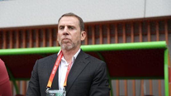 招财猫配资 平均年龄25.4岁，国足掀起年轻化风暴，34岁门将颜骏凌成“老大哥”